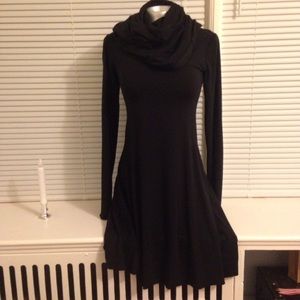 Sooley Size 6 Black Dress